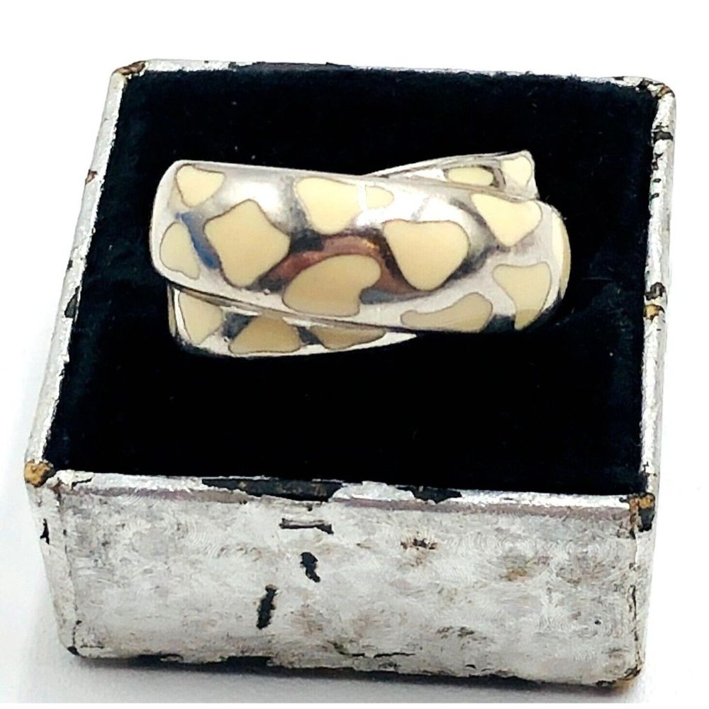 $30 Wide Dome Enamel Off White Heart Design Sterling Silver Ring Band Size 6.5